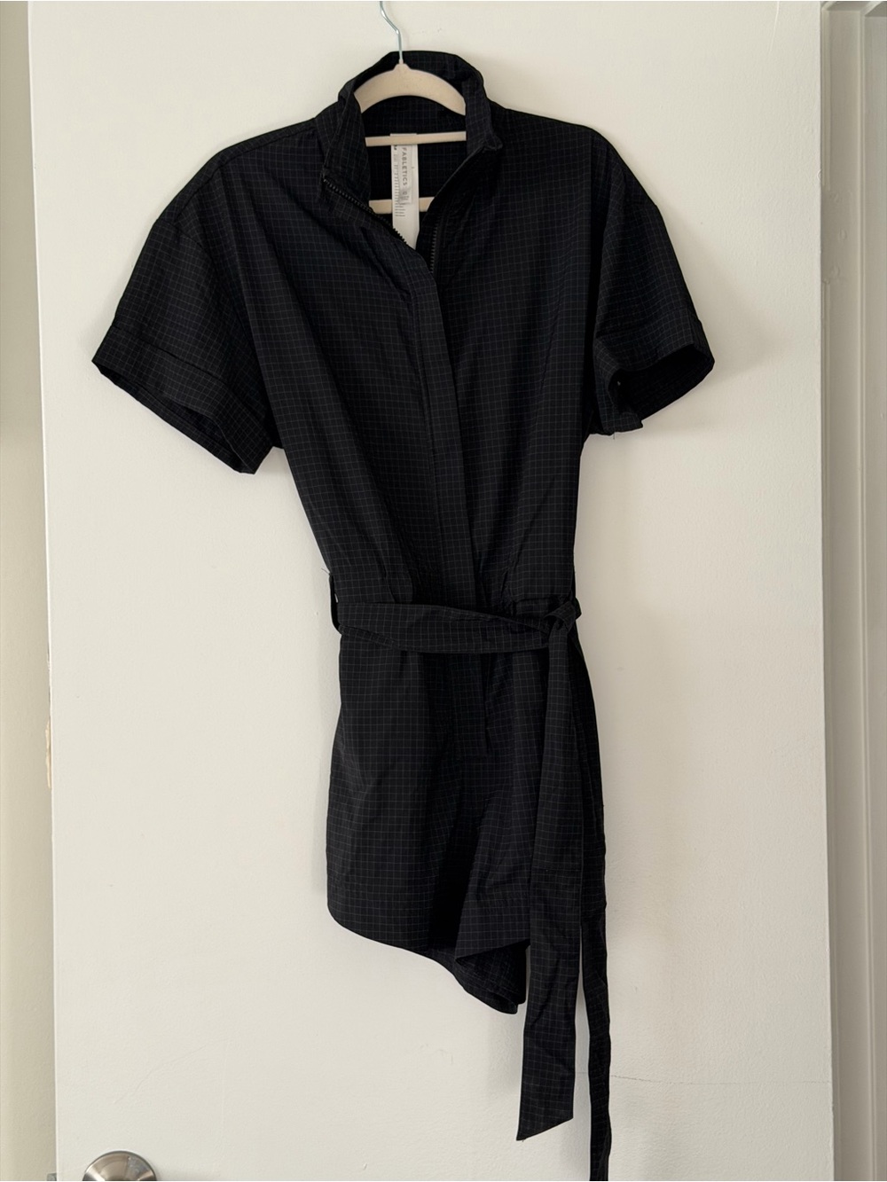 Fabletics Ripstop Short Romper Grey Grid Tie Waist Zip Front - Size XS